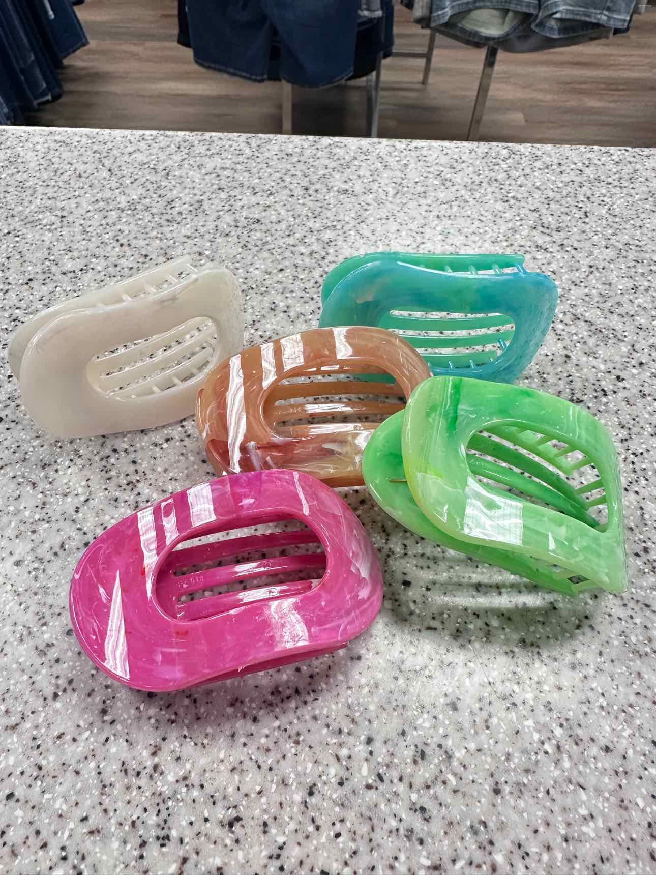 Marbled Flat Design Oval Hair Claw Clip