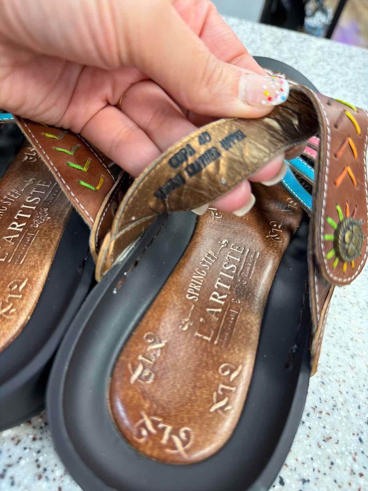 L'artiste Size 40 Brown/Multi Shoes