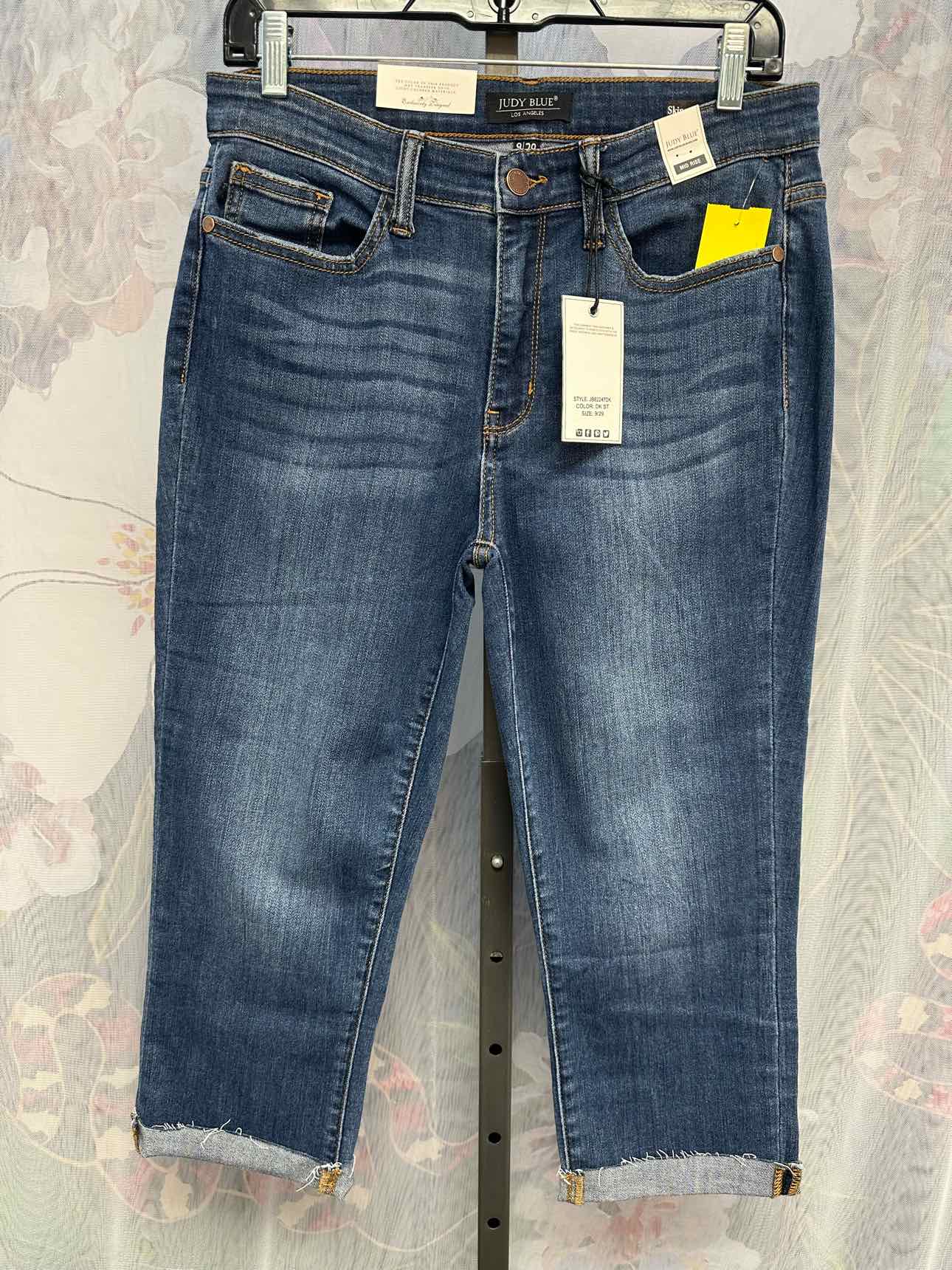 Judy Blue Size 9/29 Denim capris