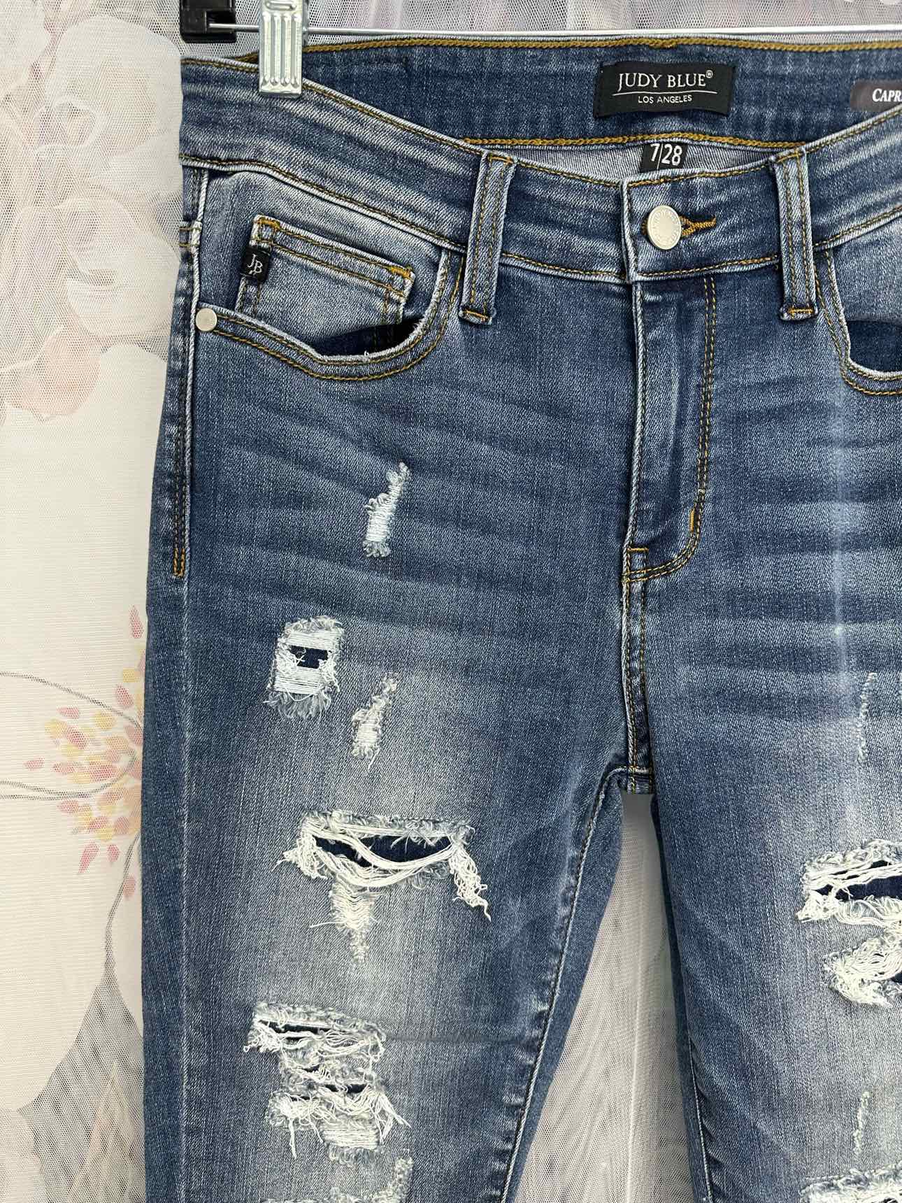 Judy Blue Distressed Skinny Fit Size 7/28 Denim capris