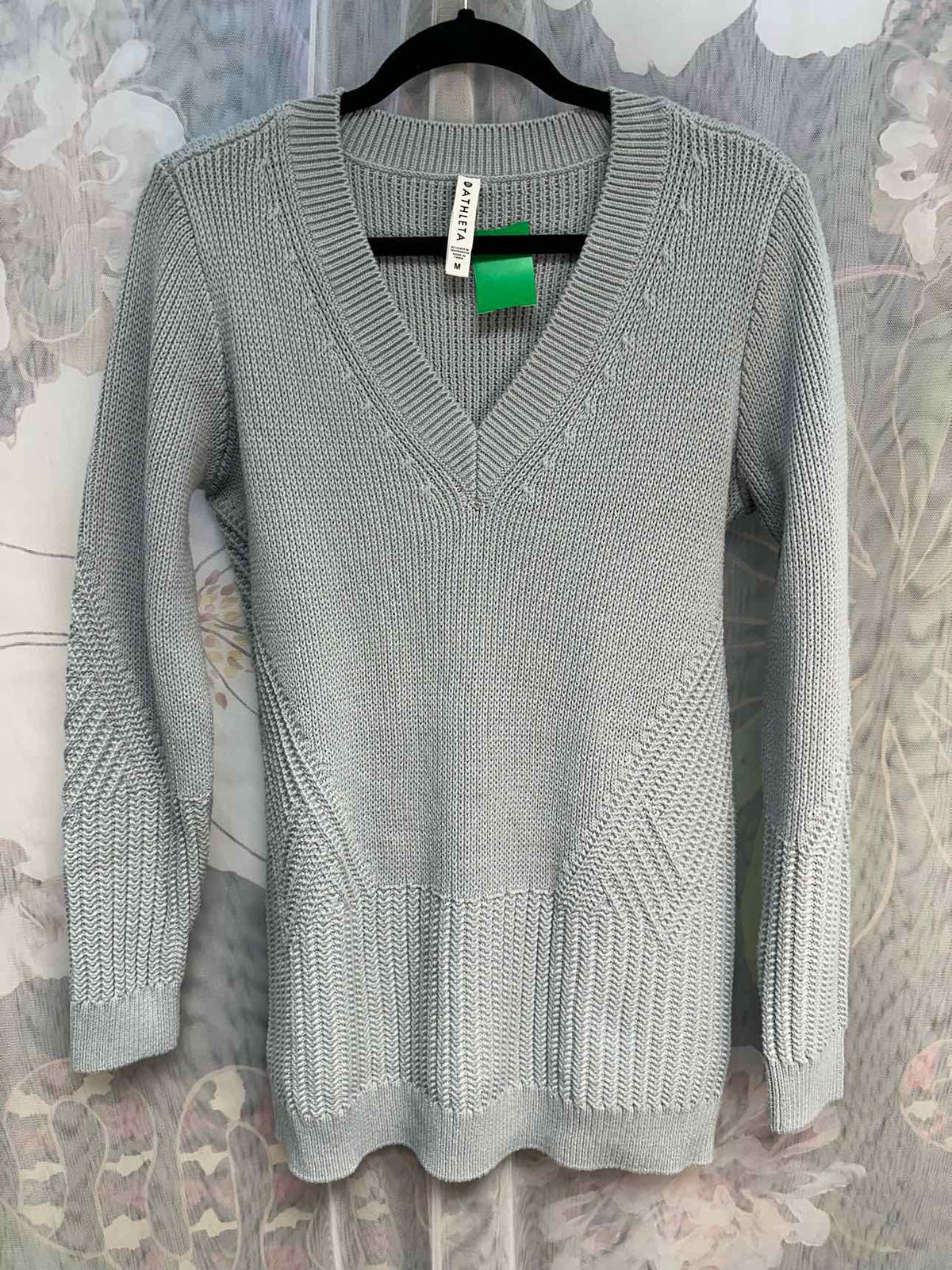 Athleta Teton Heavy Weight V-Neck Size Medium Grey Sweater