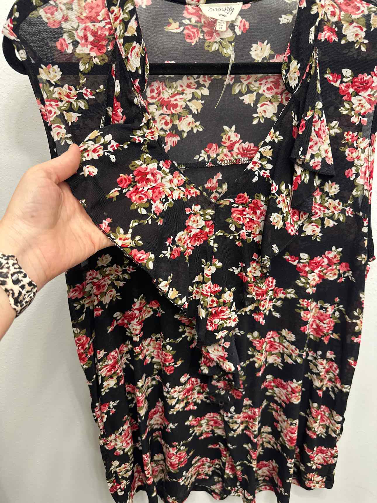 Siren Lily Size 2X Black Top