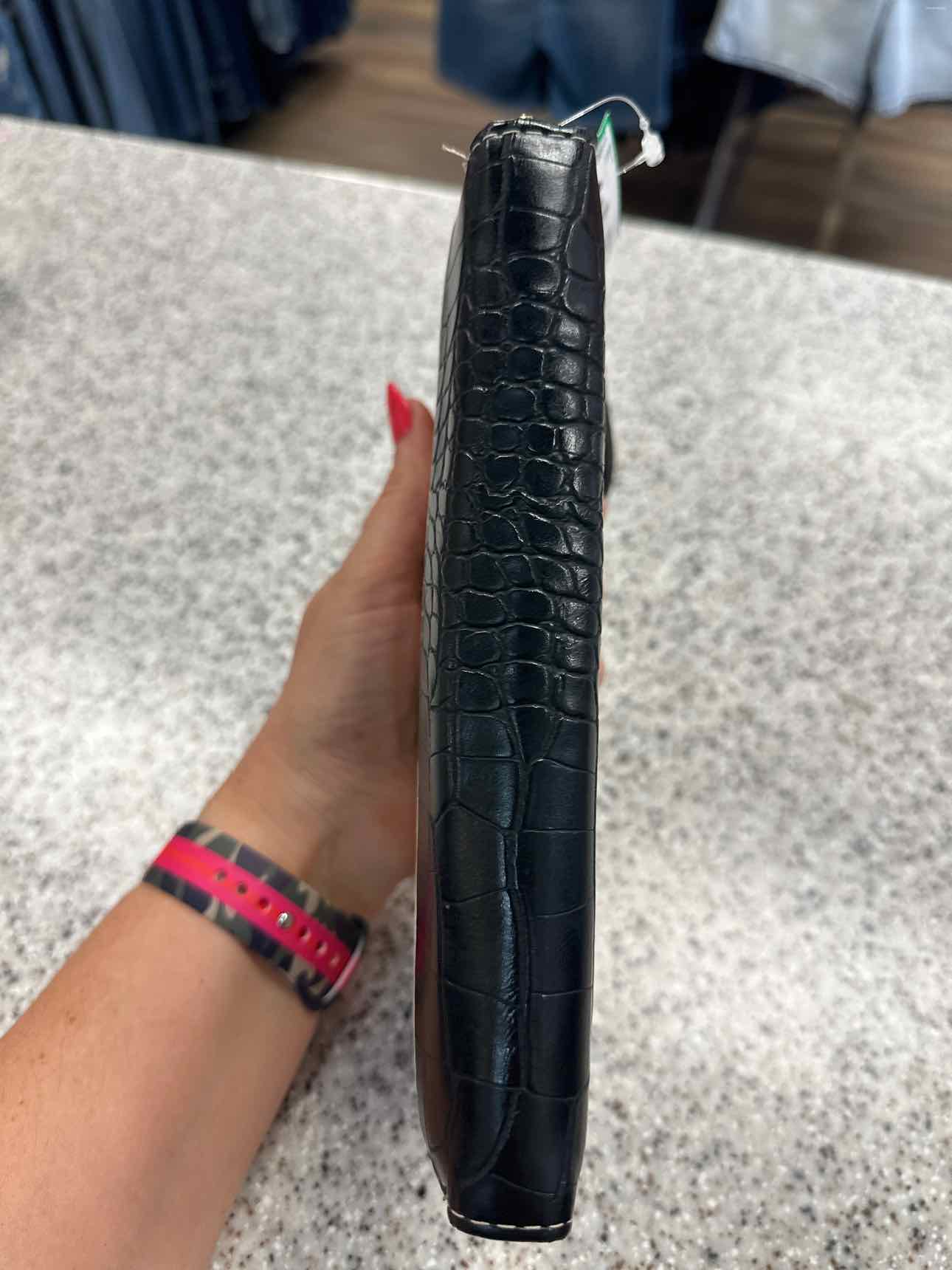 Steve Madden Size Small Tan and Black Long Zippy Wristlet Wallet