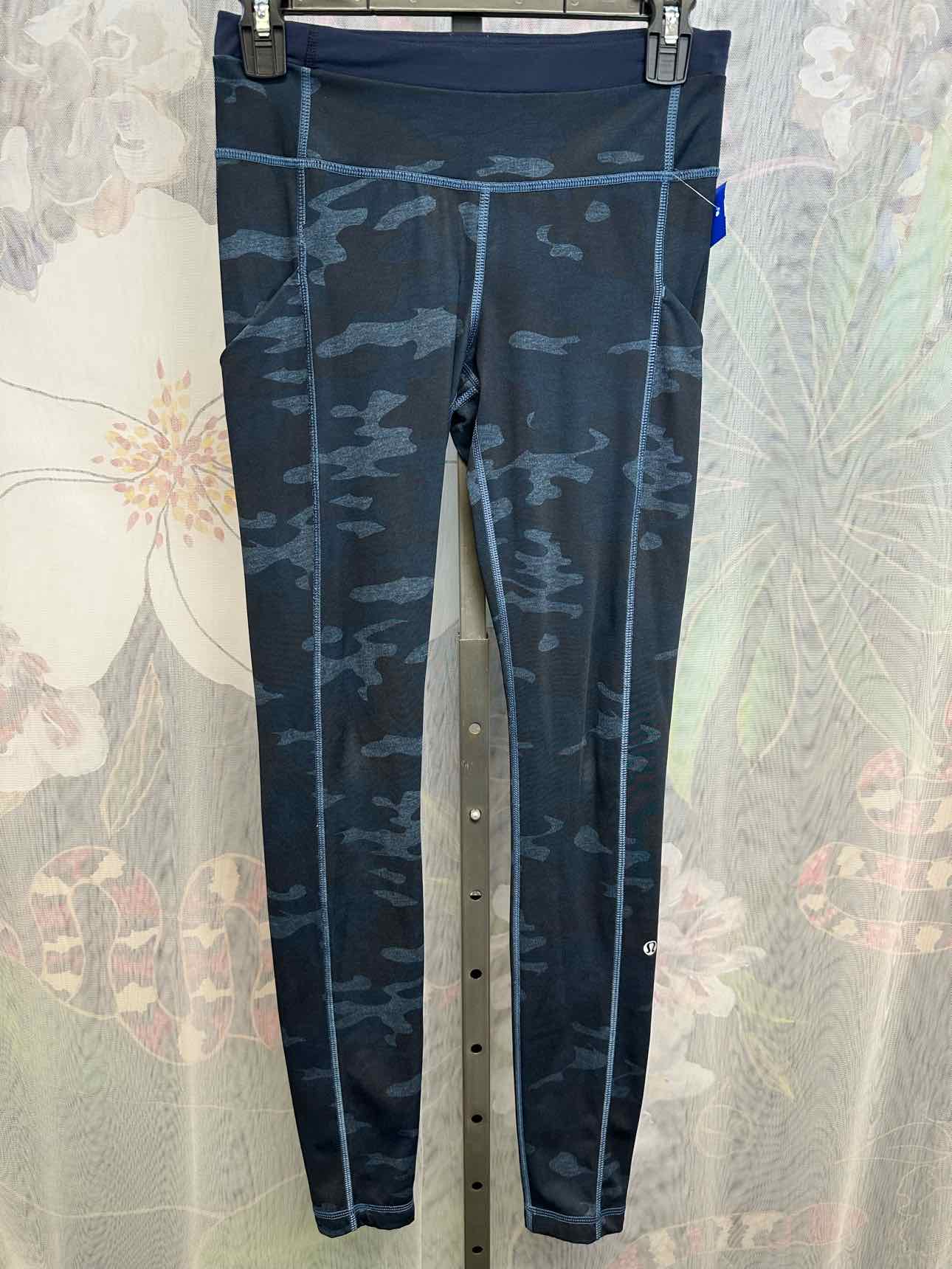 Lululemon Size 4 Navy 'Align High Rise' leggings camo print