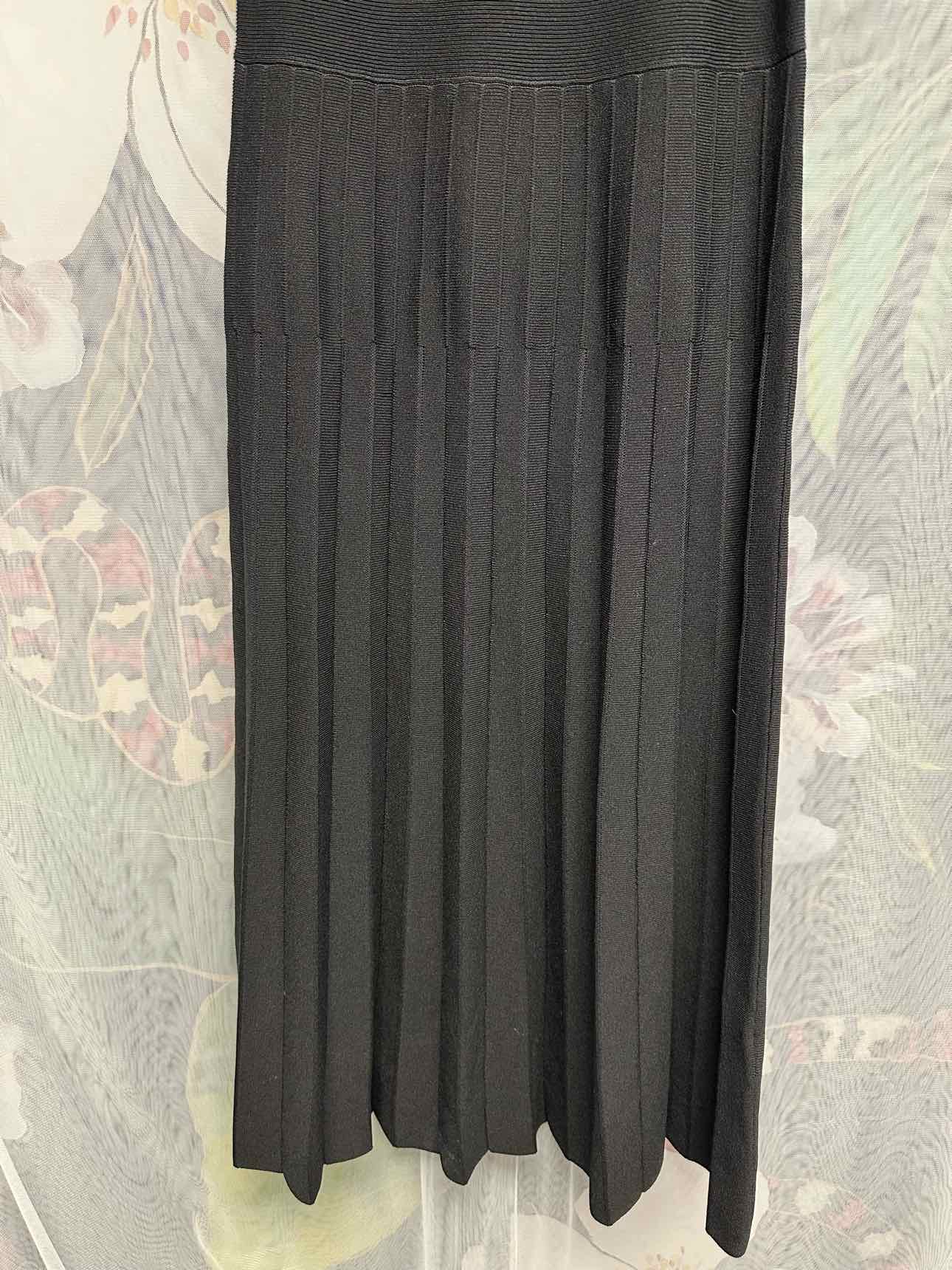 edited NEW NWT Pleated Maxi Sleeveless Sweater Size Medium Black Dress