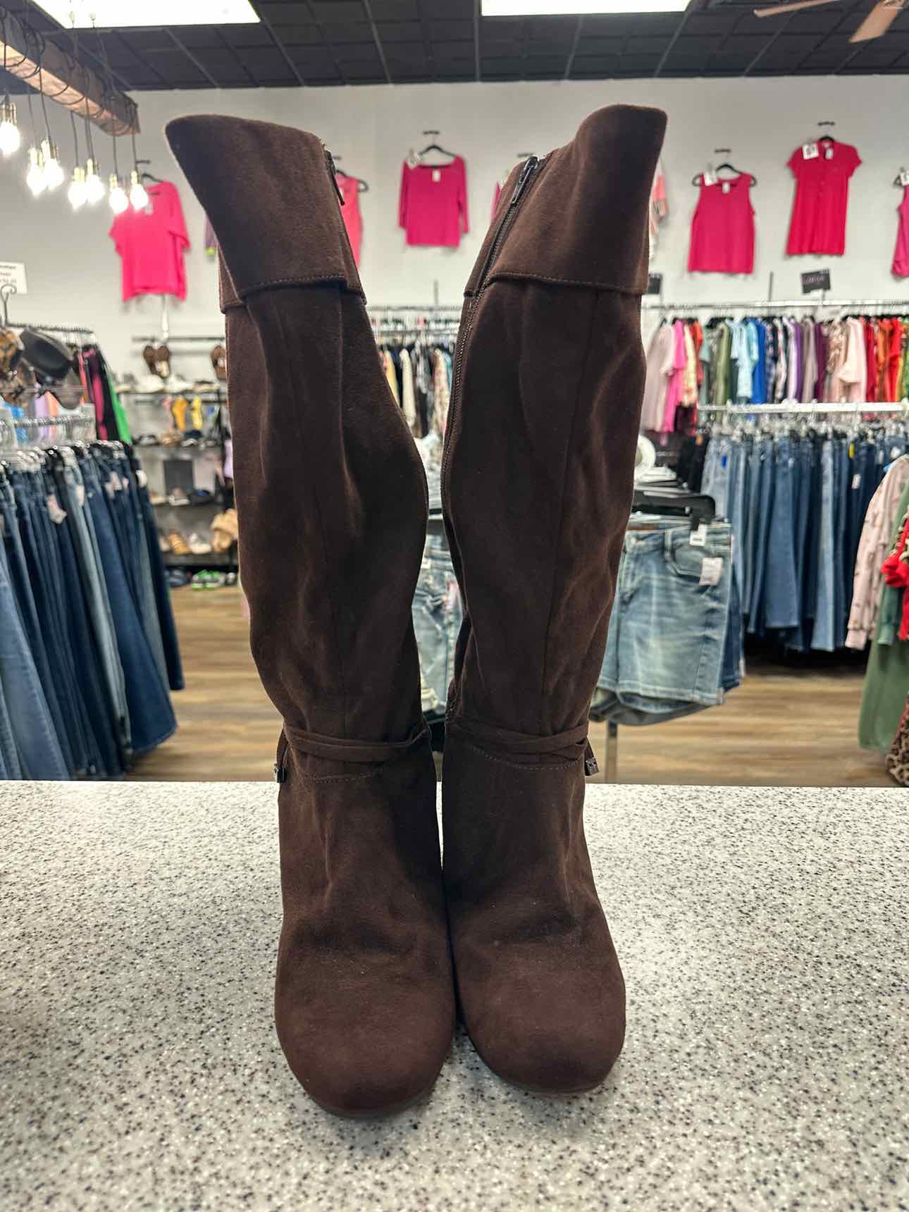 Predictions Size 9W Dark Brown Boots