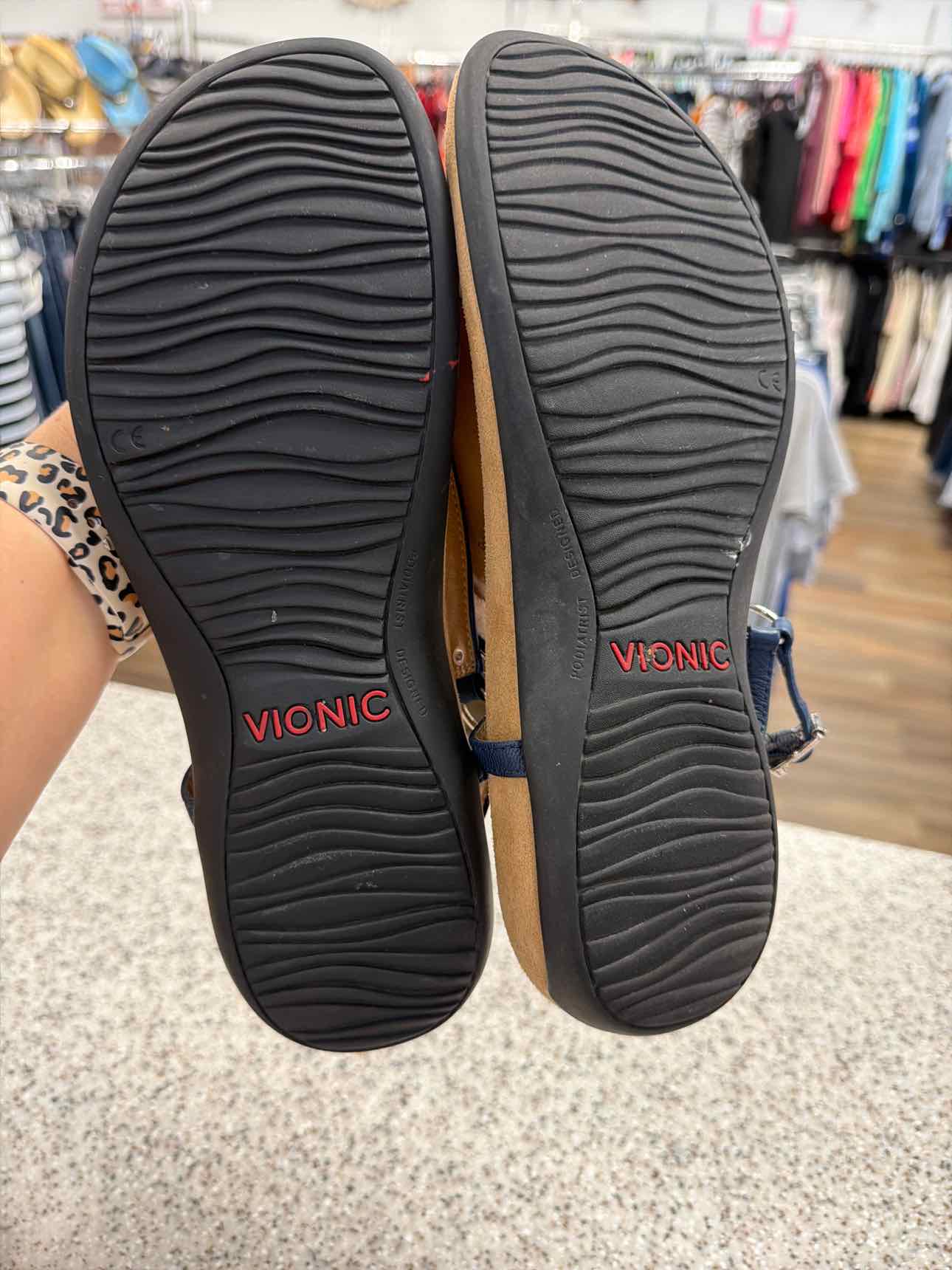 Vionic Size 10 Navy Kirra Triangular Thong Leather Backstrap flat Sandals