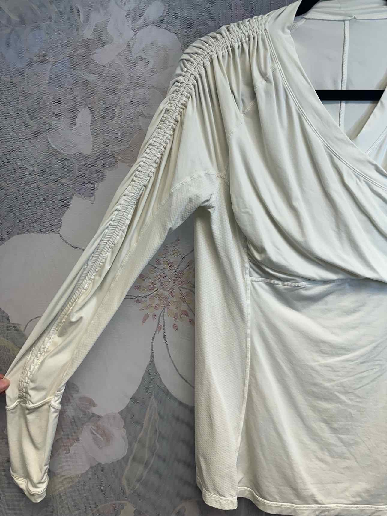 Lululemon Nulu Long Sleeve Surplice Neckline Lightweight Size 6 White Top