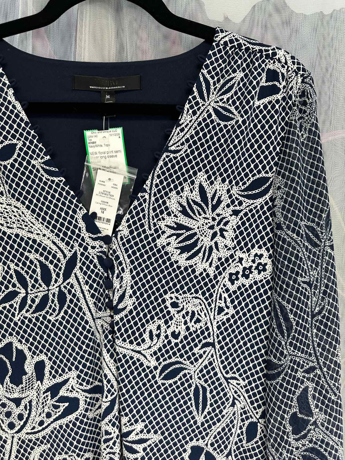 WHBM NEW NWT Floral Print Long Sleeve Blouse Size Medium Navy/White Top