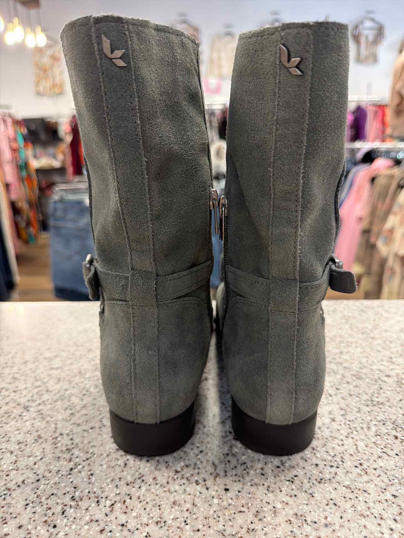 Koolaburra by UGG Size 9 Grey Elista Suede Mid-Calf Boots