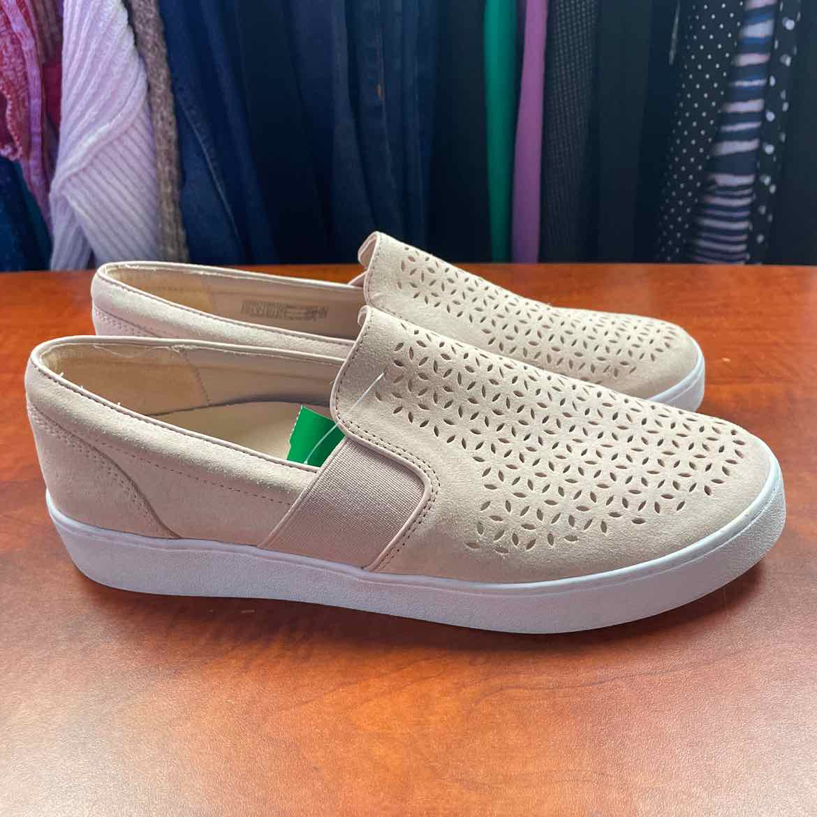 Vionic Kani Light Pink Slip-On Sneakers Size 10