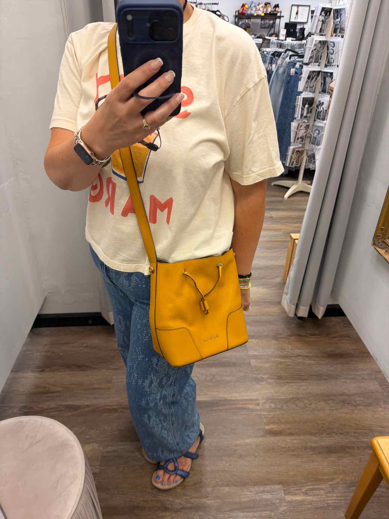 MICHAEL KORS Mercer Gallery Mustard Pebbled Leather Bucket Shoulder Handbags