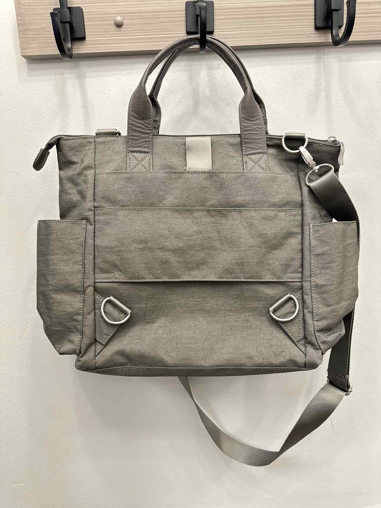 Baggallini Size Large Gray Handbags