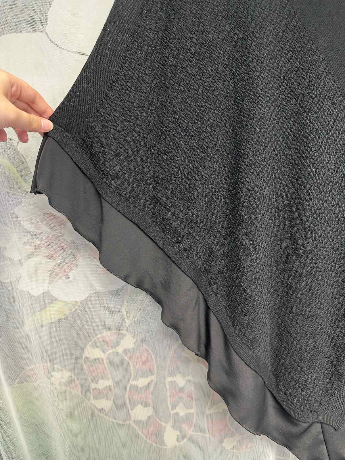 Mel & Lisa Size Medium Black Poncho