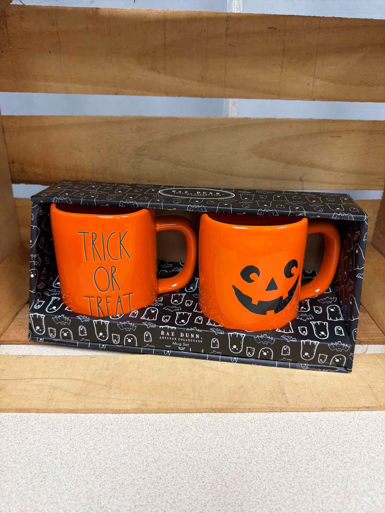 Rae Dunn NEW Set of 2 'Trick or Treat' Pumpkin mugs household
