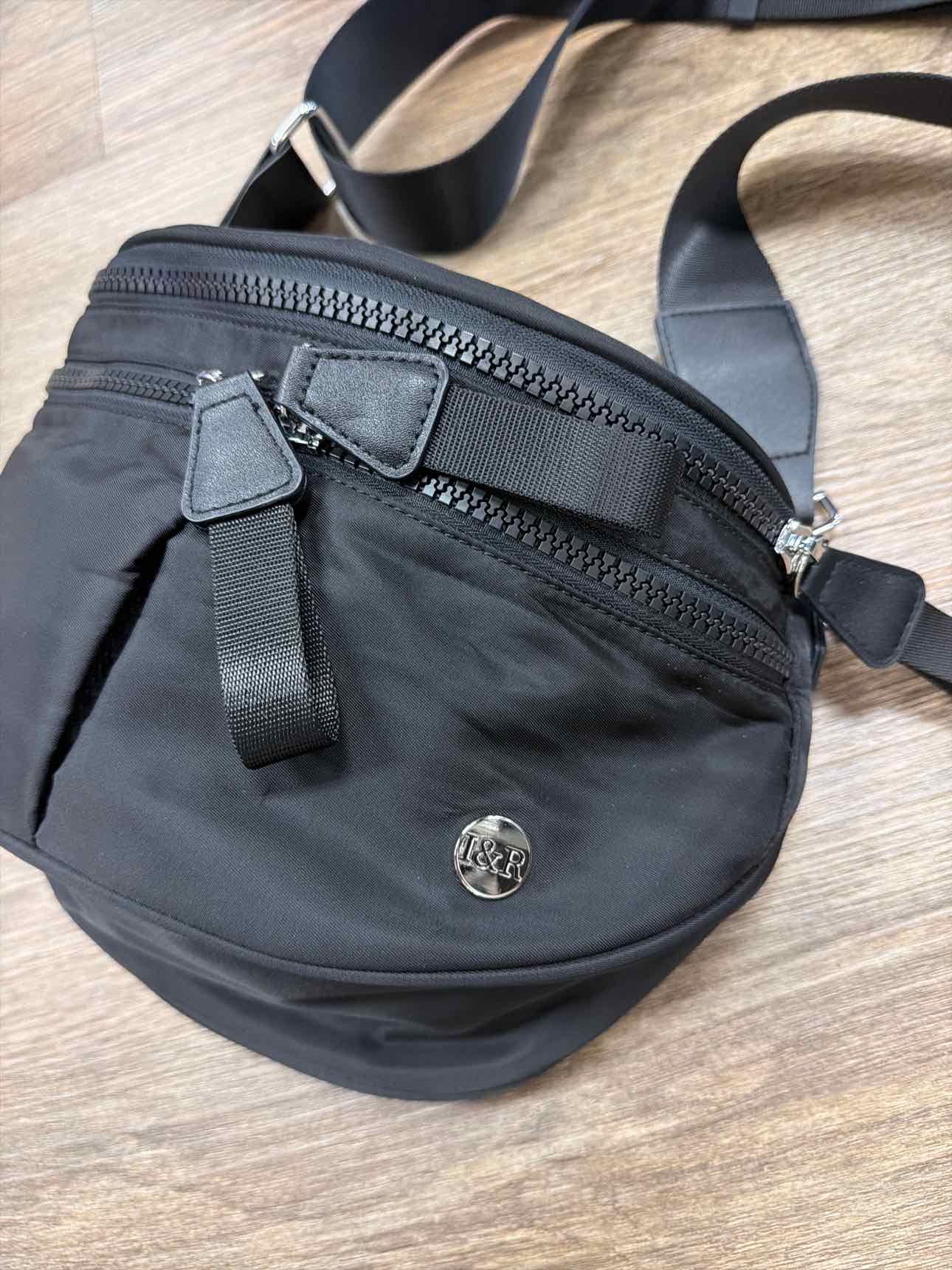 I&R Nylon Crossbody Bum Bag Water-Repellent Sling Bag NWOT Black Handbags