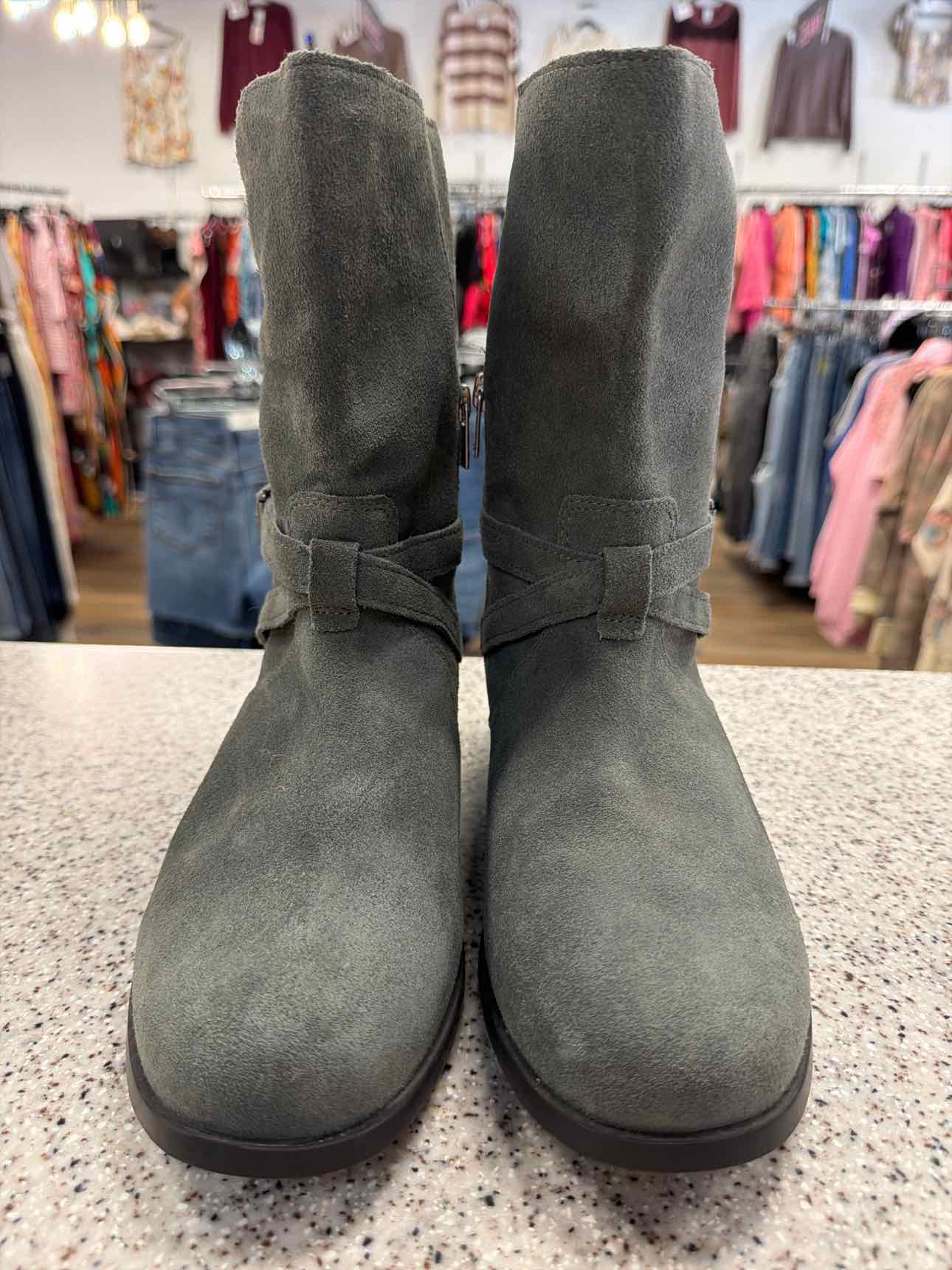 Koolaburra by UGG Size 9 Grey Elista Suede Mid-Calf Boots