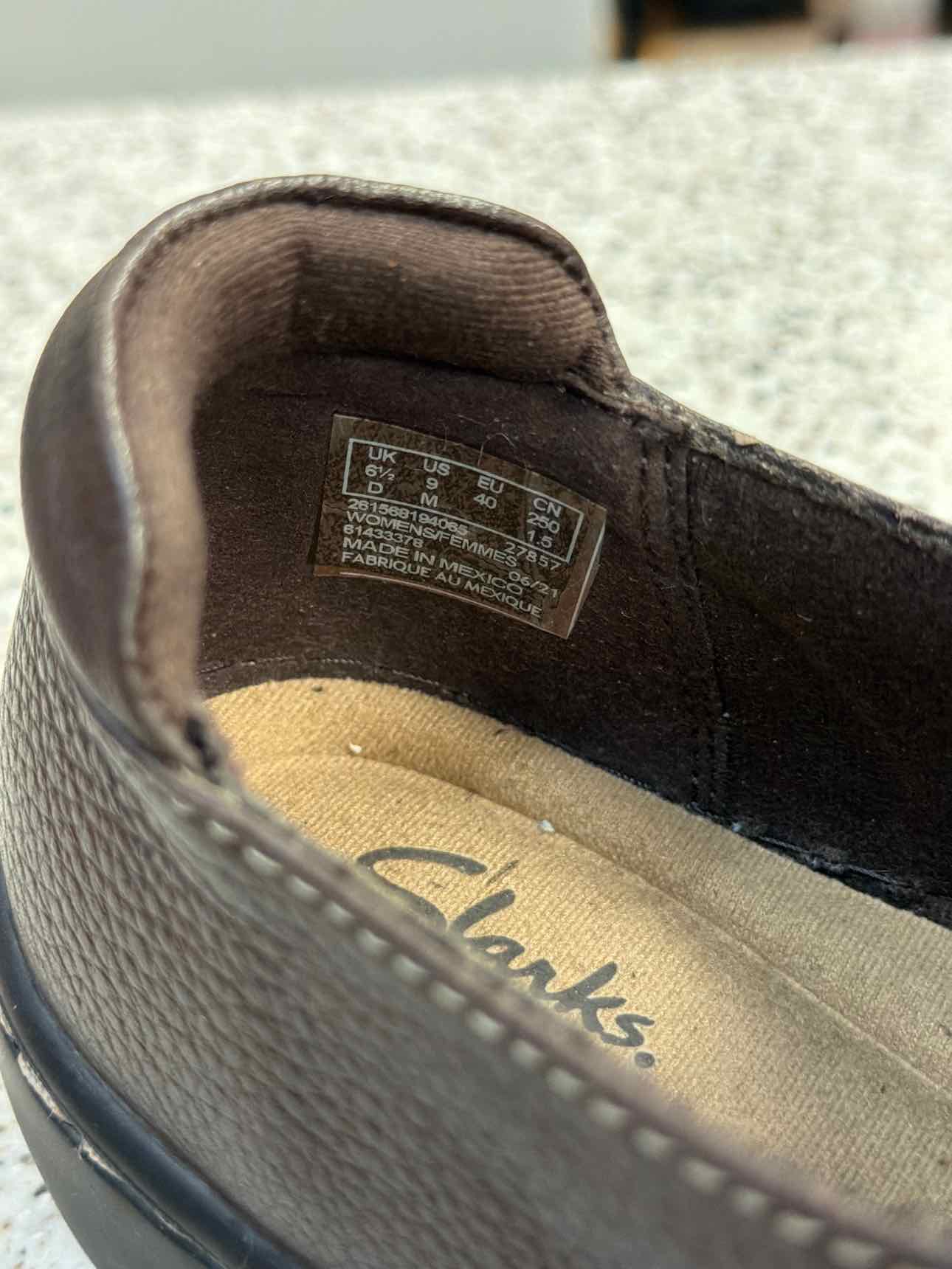 Clarks Size 9 Cora Poppy tumbled leather slip-on loafers Dark Brown Shoes