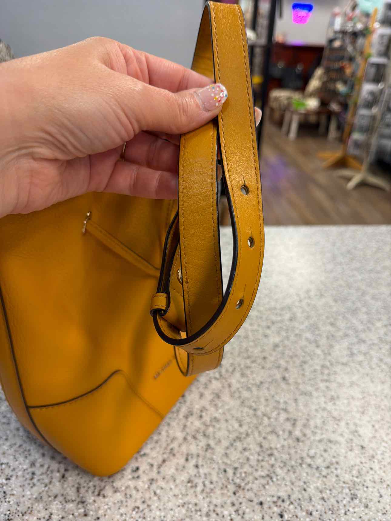 MICHAEL KORS Mercer Gallery Mustard Pebbled Leather Bucket Shoulder Handbags