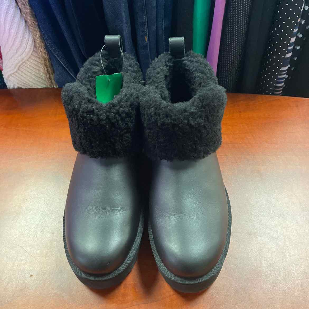 UGG Ultra Mini Alina Curled Genuine Shearling Platform Black Boots Size 7