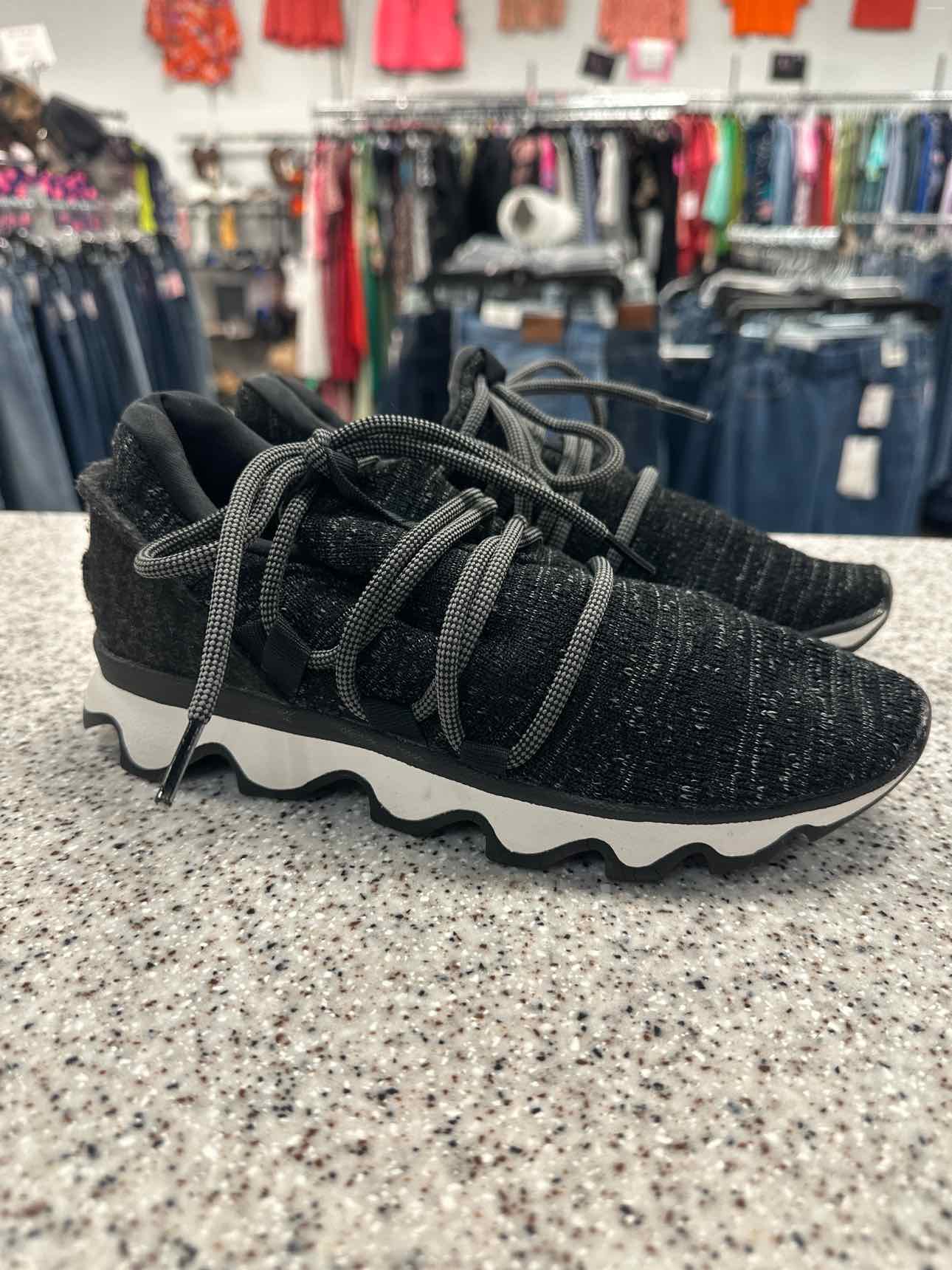 Sorel Size 6 Black Sneakers