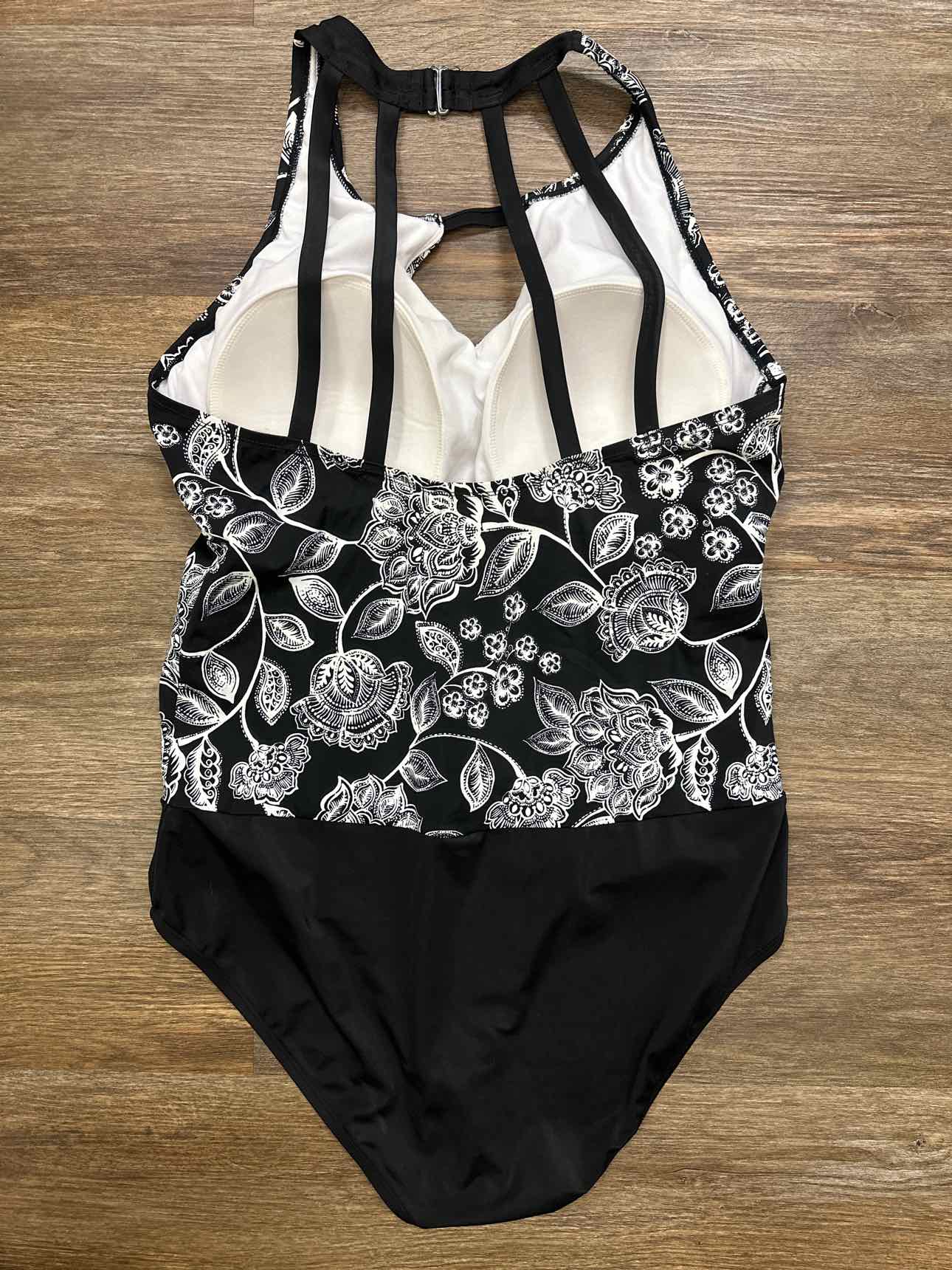 Jantzen Size 18W Black/white Swim