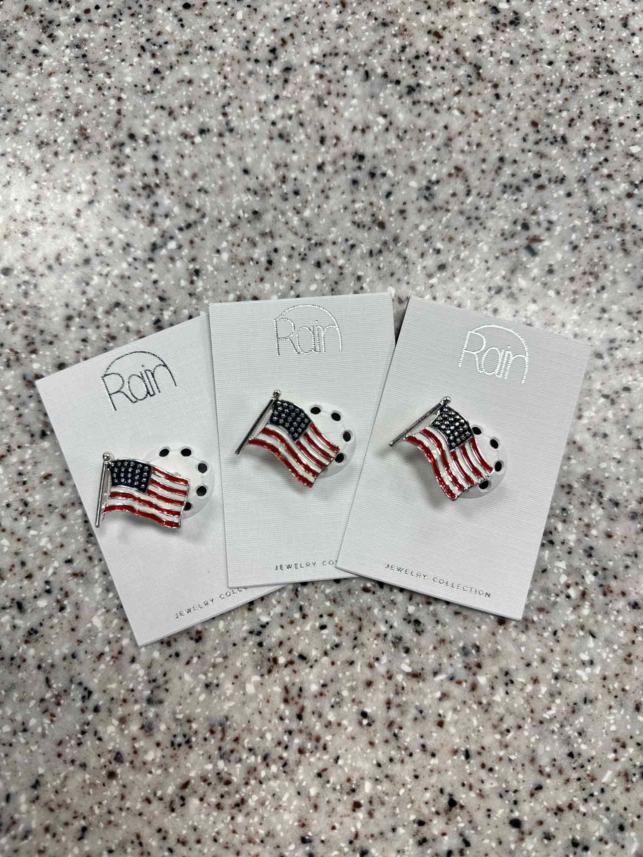 Red White and Blue American Flag Stars and Stripes Patriotic USA Pin Brooch