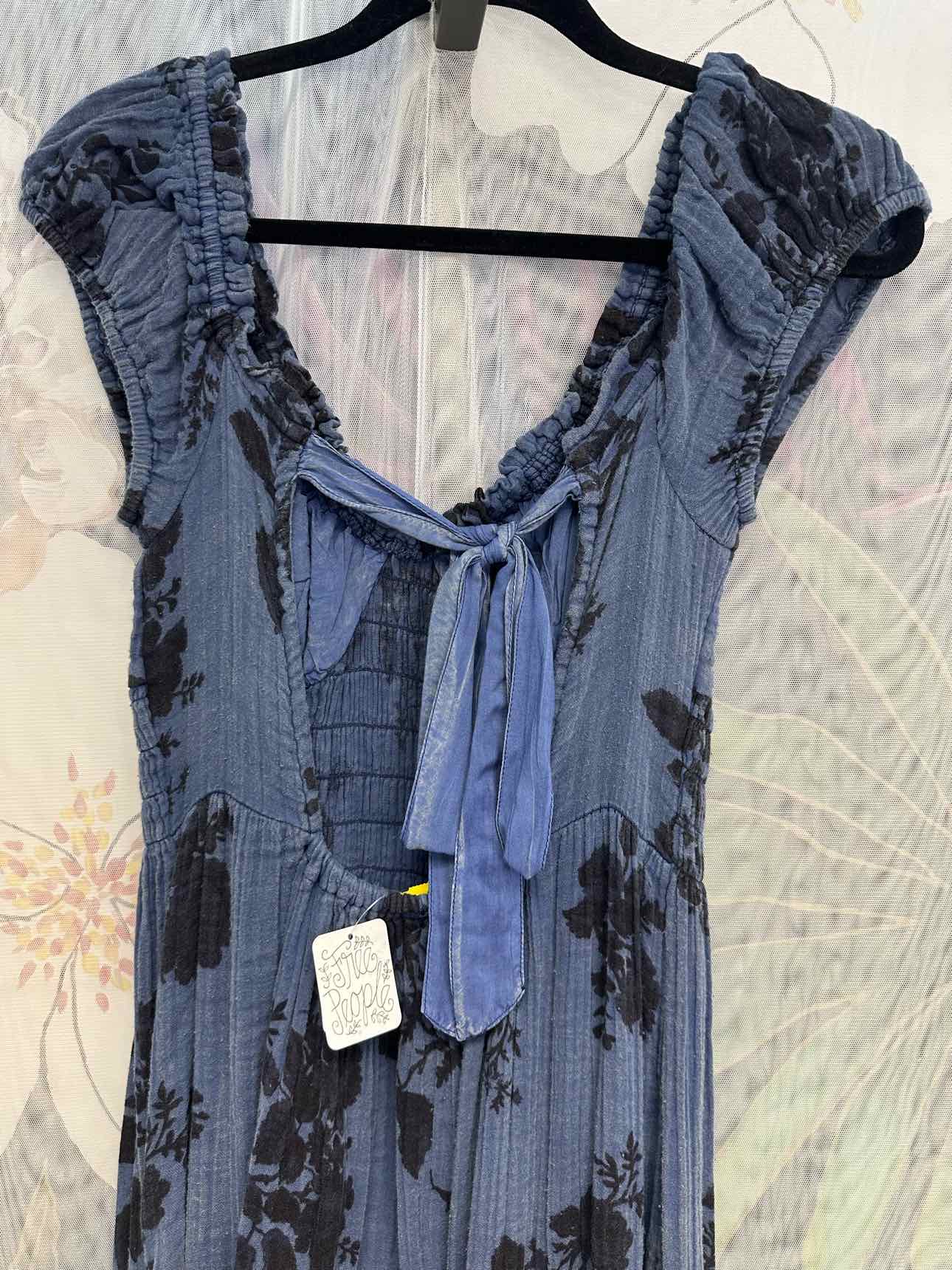 Free People NEW NWT Textured Floral Print Stretch Size Small Denim Dress