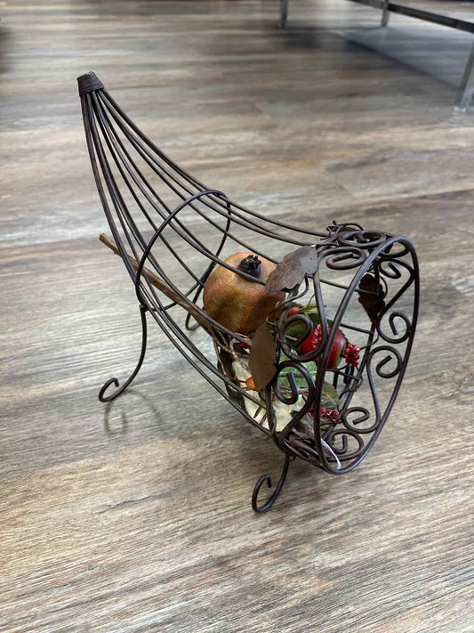 Metal Wire Cornucopia Basket with Fruit Decoration Table Home Decor