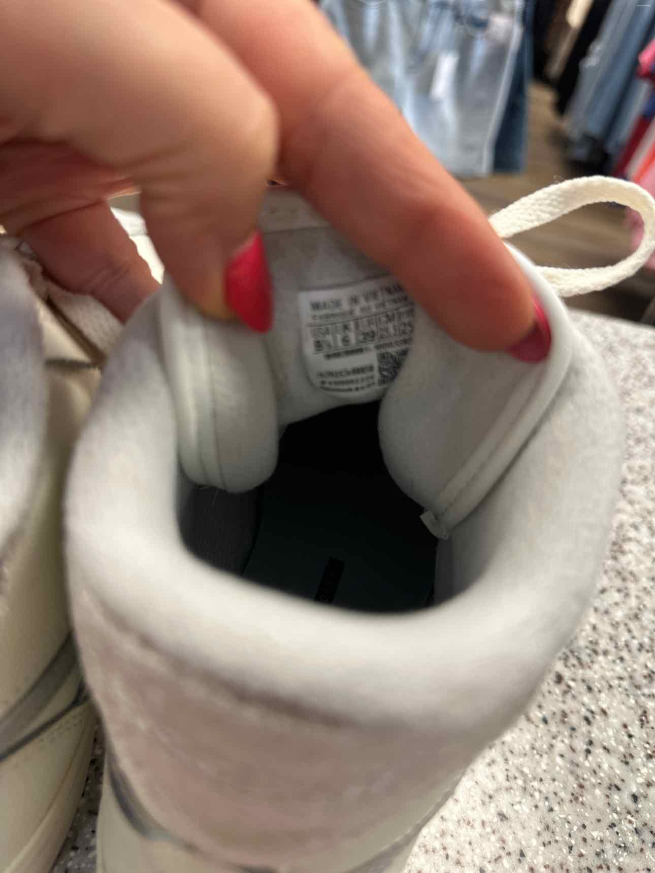 Reebok Size 8.5 'Court Advance Bold' high top sneakers White Grey Shoes