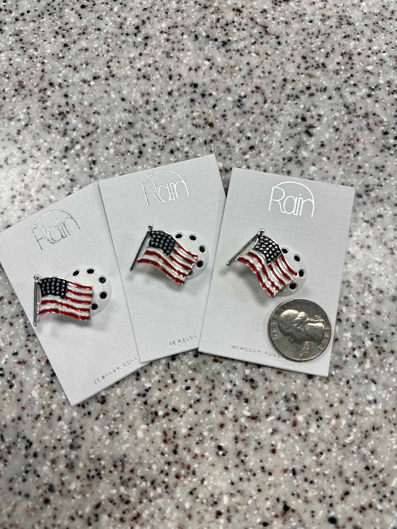 Red White and Blue American Flag Stars and Stripes Patriotic USA Pin Brooch