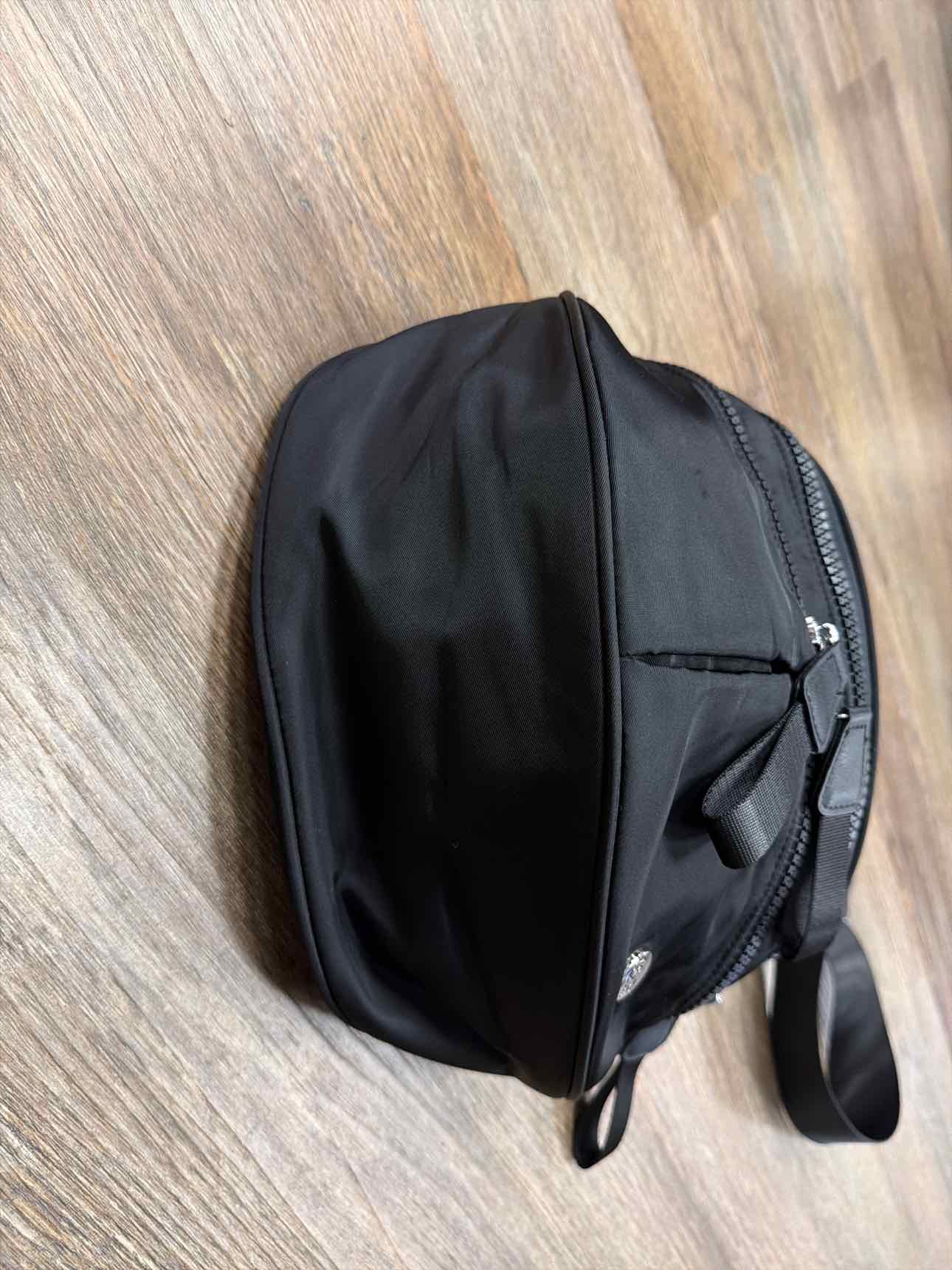 I&R Nylon Crossbody Bum Bag Water-Repellent Sling Bag NWOT Black Handbags