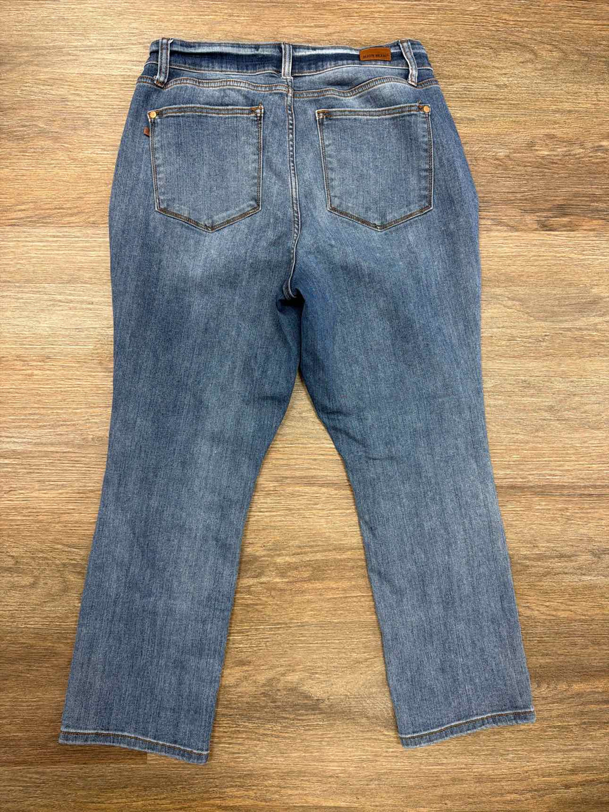 Judy Blue Size 16W Medium Wash Skinny Fit Capri