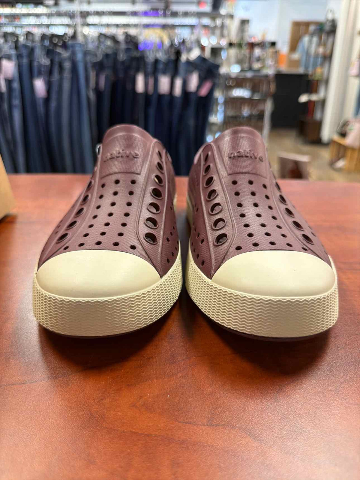 Native Shoes Jefferson Slip-On Burgundy Lightweight Fashion Sneakers Size 6
