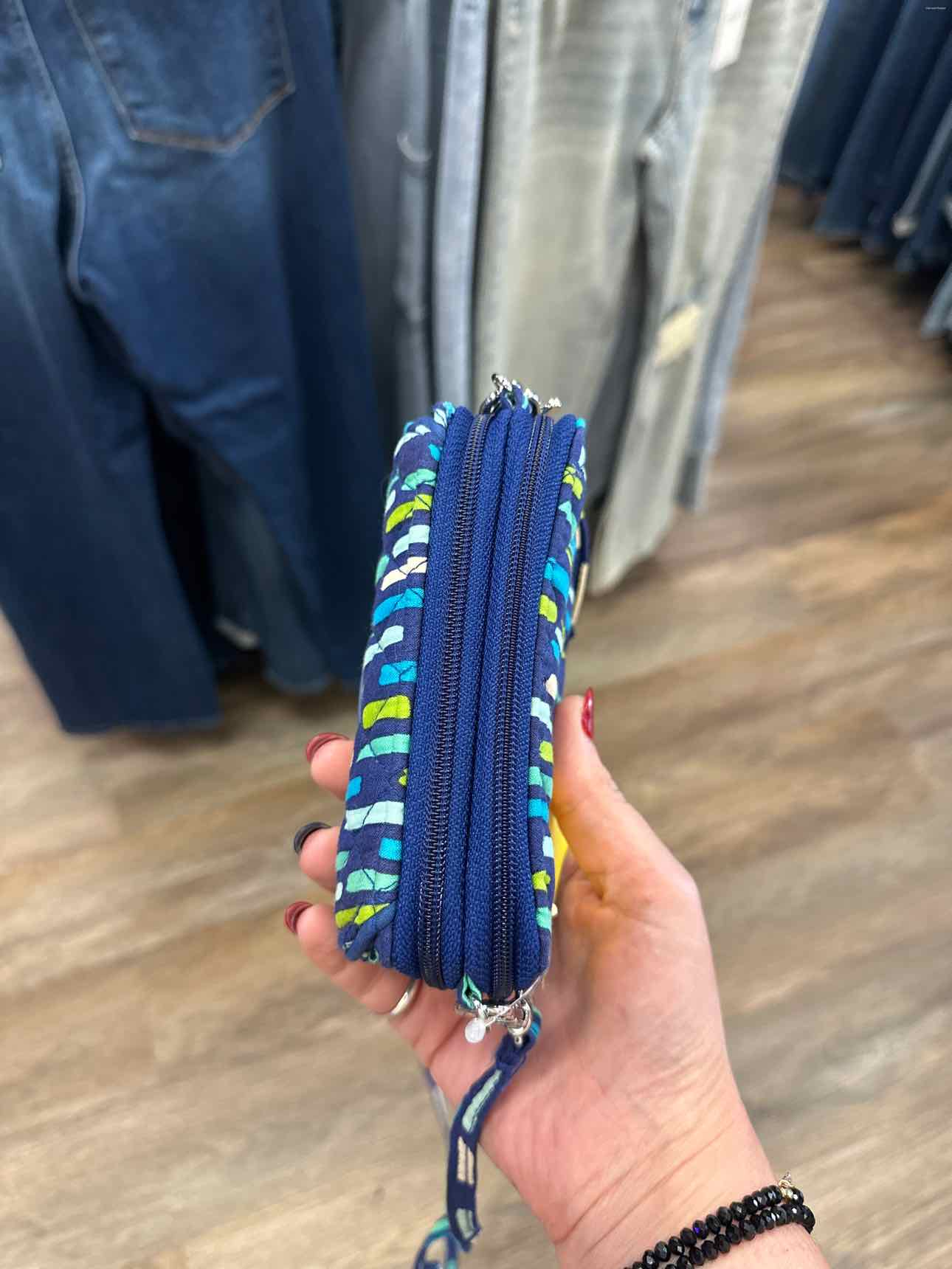 Vera Bradley Small Blue and Green Stripe Double Zipper ID Wallet Handbags