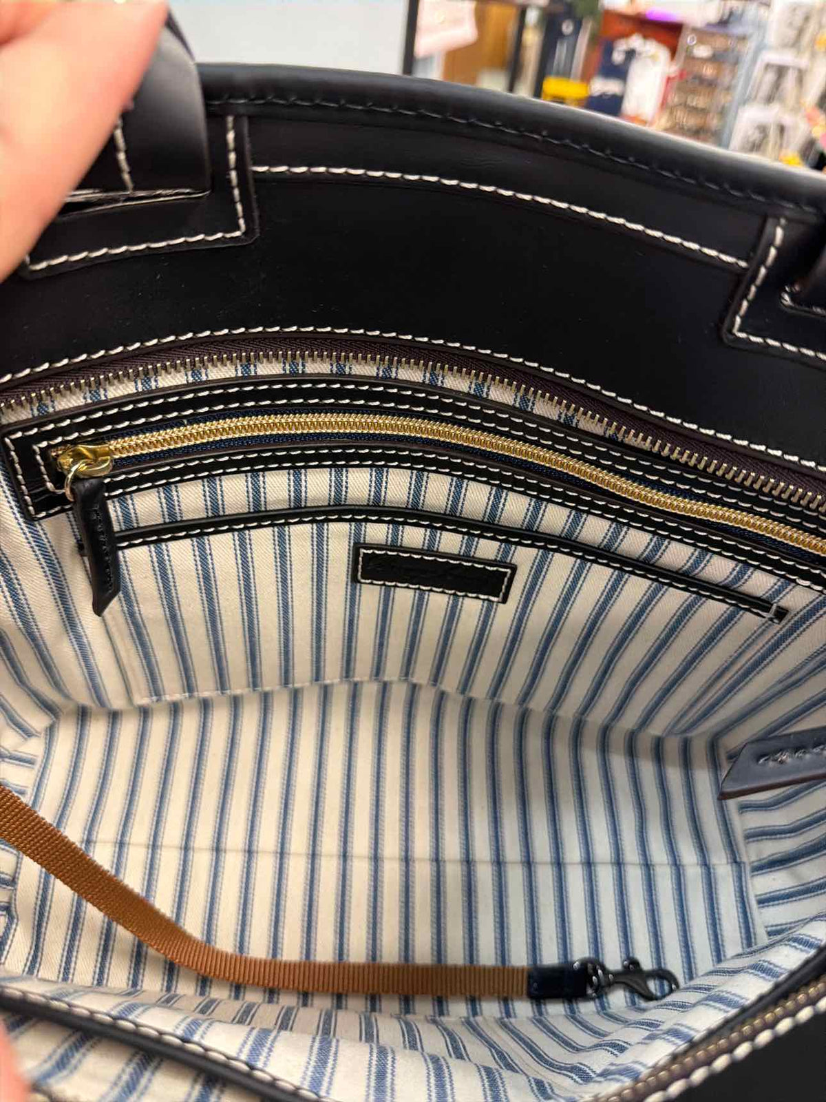 Dooney and Bourke Quincey Smooth Black Leather Zip Tote  NWT Handbags